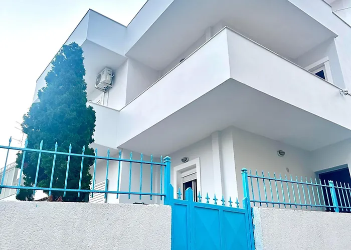 Seaside Escape Apartments